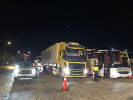 Gaziantep'te jandarmadan şok huzur-g&uuml;ven uygulaması: Aranan 36 şahıs yakalandı