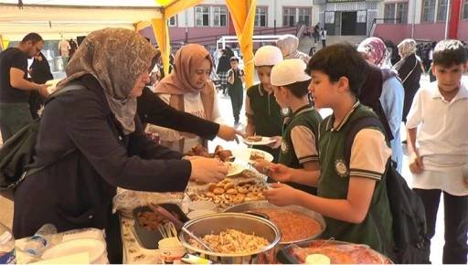 Gaziantep'te &ouml;ğrencilerden Gazze'ye koreografili destek