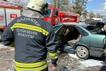 Gaziantep’te otomobilin LPG tüpünün patladığı anın görüntüsü ortaya çıktı