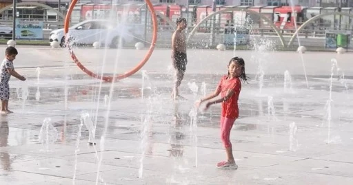 Gaziantep'te sıcaktan bunalan vatandaşlar Şahinbey parklarında serinliyor