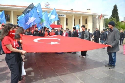 Gaziantep&rsquo;te T&uuml;rk&ccedil;&uuml;l&uuml;k Etkinliği D&uuml;zenlendi Gaziantep&rsquo;te &ccedil;eşitli sivil toplum kuruluşları ve siyasi temsilcilerin katılımıyla T&uuml;rk&ccedil;&uuml;l&uuml;k temalı bir etkinlik ger&ccedil;ekleştirildi.