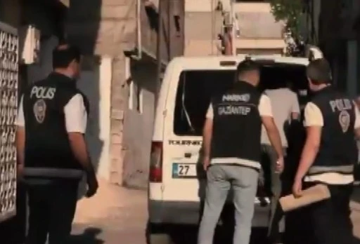 Gaziantep'te uyuşturucu tacirlerine operasyon: 11 ş&uuml;pheli yakalandı