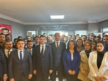 GAZİANTEP ÜLKÜ OCAKLARI’NDA BAYRAK DEĞİŞİMİ