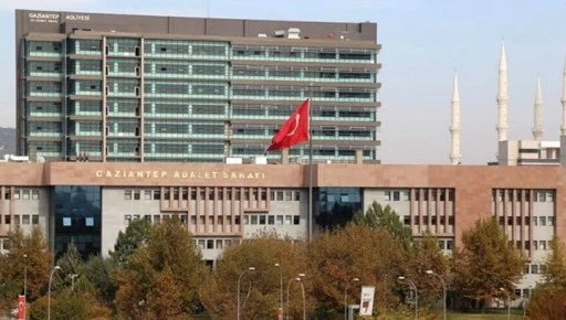Gece kul&uuml;b&uuml;nde 2 kişiyi &ouml;ld&uuml;ren sanığın yargılanmasına devam edildi