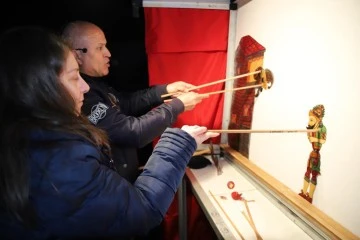 Geleneksel Türk gölge oyunu