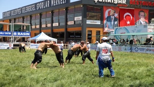 Geleneksel Yağlı Güreş Ligi, Gaziantep'te coşkuyla başladı