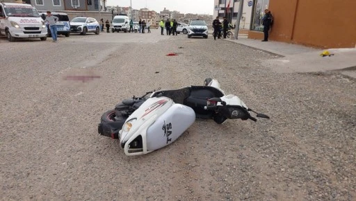 Hafif ticari araçla çarpışan motosikletli hayatını kaybetti