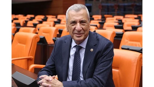 Hasan &Ouml;zt&uuml;rkmen: 15 bin &ouml;ğretmen ataması yetmez