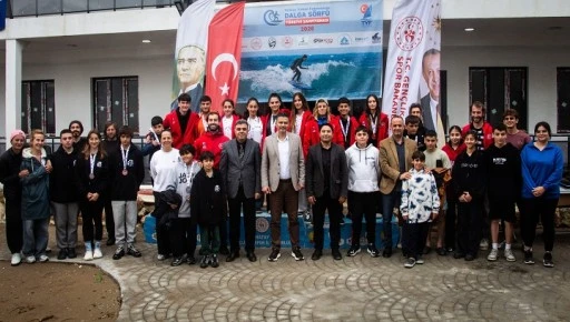 Hatay'ın Dalgalarında Tarihi Şampiyona: Hataylı Gen&ccedil;ler T&uuml;rkiye'ye Damga Vurdu