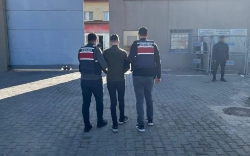 Hırsızlık su&ccedil;undan kesinleşmiş cezayla aranan şahıs yakalandı