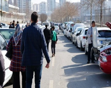 İkinci el otoya bakan çok, alan az