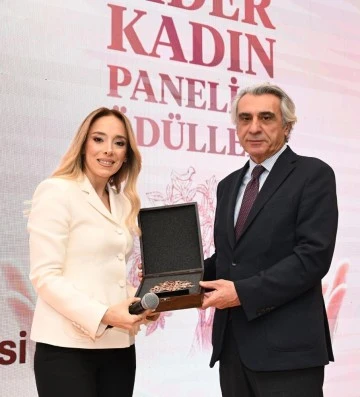 İpek Cıncıkcı’ya Anadolu’dan Yükselen Kadın Ödülü