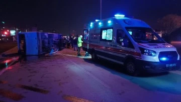 işçi servisi devrildi: 2'si ağır 10 yaralı