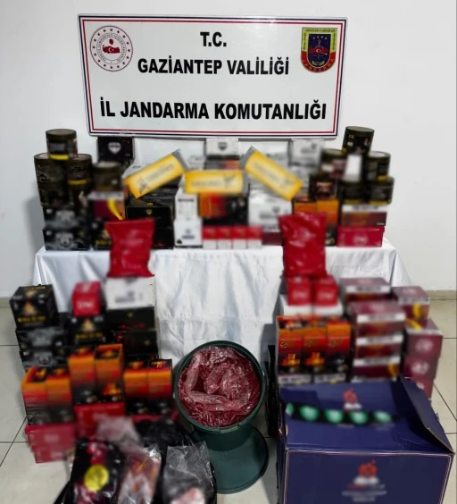 Jandarma g&uuml;mr&uuml;k ka&ccedil;ağı malzeme ele ge&ccedil;irildi 