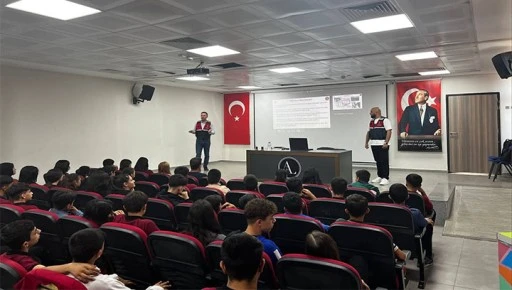 JANDARMADAN VATANDAŞLARA Y&Ouml;NELİK SİBER G&Uuml;VENLİK BİLİN&Ccedil;LENDİRME FAALİYETİ