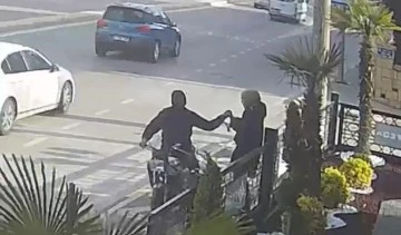 kapkaç olayı kameralara yansıdı