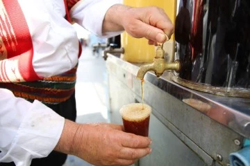 Kavurucu sıcakların vazgeçilmezi meyan şerbeti