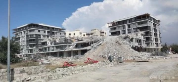  kepçe operatörü enkaz altında kaldı