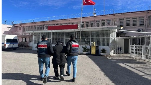 Kırmızı b&uuml;ltenle aranan DEAŞ &uuml;yesi Gaziantep&rsquo;te yakalandı