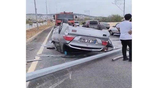 Kontrolden çıkarak savrulan otomobil ters döndü: 2 yaralı