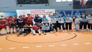 Küçük Kaplanlar ve Sultanlar Namağlup Unvanla Şampiyon