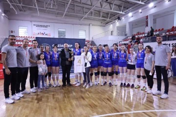 MERİNOS SPOR’DAN ÇİFTE BAŞARI..