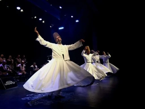 Mevlana Celaleddin-i Rumi&rsquo;nin 818. doğum yıl d&ouml;n&uuml;m&uuml; i&ccedil;in anma programı d&uuml;zenlendi