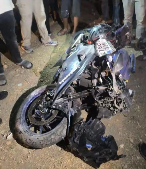 Motosiklet tutkununun hayatını kaybettiği kaza kask kamerasına yansıdı
