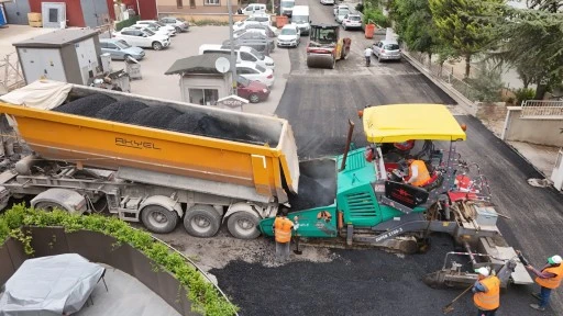MÜCAHİTLER MAHALLESİ'NDE BOZUK YOLLAR YENİLENDİ