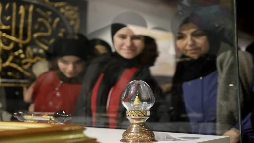 MUKADDES EMANETLER SERGİSİ&rsquo;NE YOĞUN İLGİ