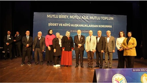 Mutlu Birey, Mutlu Aile, Mutlu Toplumu Oluşturmak&rdquo; Paneli Gaziantep&rsquo;te Coşkuyla Ger&ccedil;ekleşti