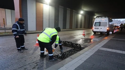 GAZİANTEP B&Uuml;Y&Uuml;KŞEHİR, BEKLENEN YOĞUN YAĞIŞA KARŞI &Ouml;NLEM ALDI