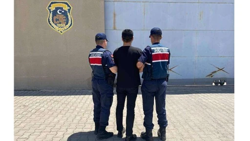 16 AYRI DOLANDIRICILIK SU&Ccedil; KAYDI BULUNAN ŞAHIS JASAT&rsquo;TAN KA&Ccedil;AMADI