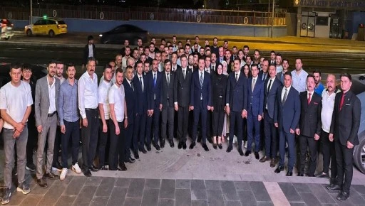 TEK BİR Y&Uuml;REK HALİNDE SAHADAYIZ