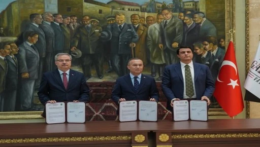 HAYATIN HER ALANINDA HER ZAMAN YANINIZDAYIM