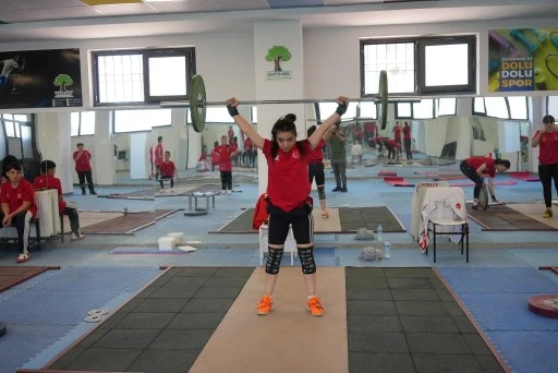 ŞEHİTKAMİL’DE HALTER KURSU AÇILDI