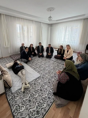 BAŞKAN YILMAZ'DAN &Ccedil;OCUKLARA MORAL ZİYARETİ