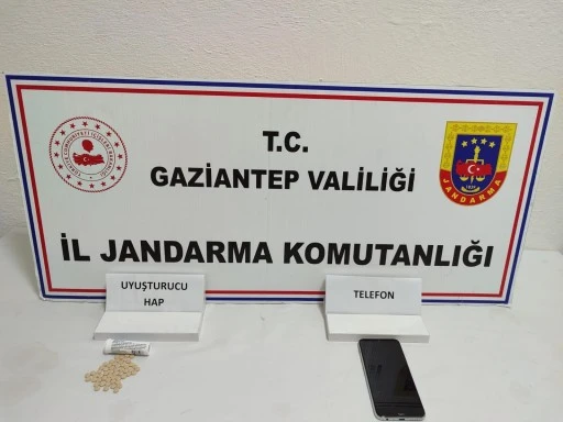 UYUŞTURUCU TACİRİNE JANDARMA BASKINI