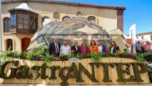GASTRONOMİ FESTİVALİ, RENKLİ A&Ccedil;ILIŞIYLA BAŞLADI