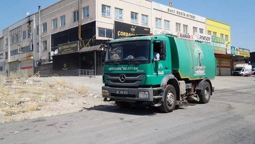 ŞEHİTKAMİL’DEN SANAYİ MAHALLESİ’NDE DETAYLI TEMİZLİK