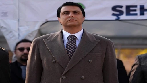ŞEHİT KAMİL, YAŞI K&Uuml;&Ccedil;&Uuml;K AMA Y&Uuml;REĞİ KOCA BİR KAHRAMANDIR