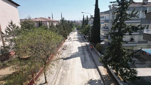 GAZİKENT, BELKIZ VE BURAK&rsquo;TA BOZUK YOLLAR YENİLENİYOR