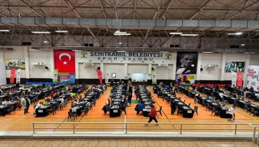 ŞEHİTKAMİL&rsquo;DE HAMLELER VEFA İ&Ccedil;İN ATILDI  250 SPORCU AYNI HEYECANDA BULUŞTU