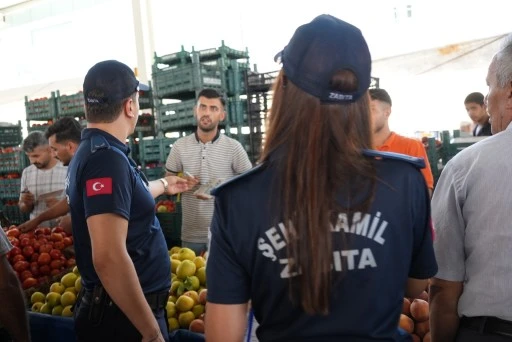    ŞEHİTKAMİL&rsquo;DE ZABITA EKİPLERİNDEN PAZAR YERLERİNDE SIKI DENETİM