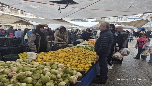 BAŞKAN TAHMAZOĞLU SEMT PAZARI ESNAFINI ZİYARET ETTİ