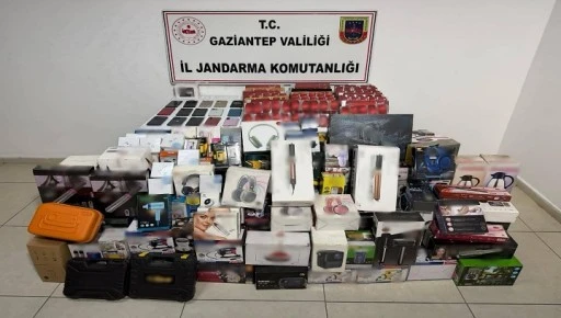 JANDARMADAN KA&Ccedil;AK&Ccedil;ILIĞA GE&Ccedil;İT YOK: 1 MİLYON 250 BİN TL DEĞERİNDE KA&Ccedil;AK MALZEME ELE GE&Ccedil;İRİLDİ