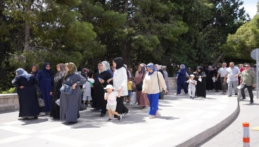 ŞEHİTKAMİLLİ KADINLARDAN ŞANLIURFA’YATARİHİ GEZİ