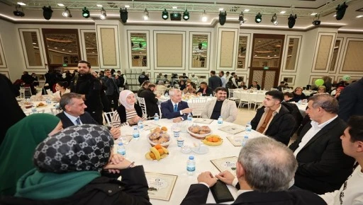 BAŞKAN TAHMAZOĞLU K&Acirc;BE KOKULU GEN&Ccedil;LERLE BULUŞTU