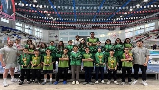 ŞEHİTKAMİL BELEDİYESİ SPORCULARINDAN B&Uuml;Y&Uuml;K BAŞARI