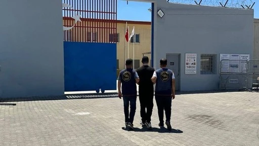 20 YIL KESİNLEŞMİŞ HAPİS CEZASIYLA ARANAN ŞAHIS JASAT&rsquo;TAN KA&Ccedil;AMADI